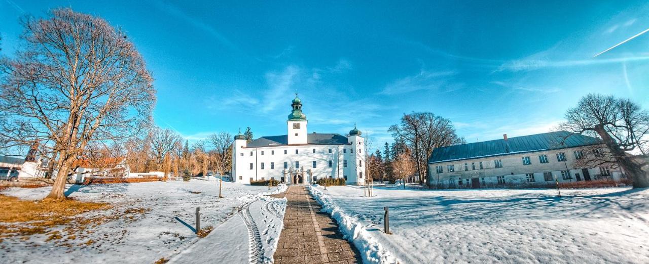 Hotel Zamek Třešť Extérieur photo