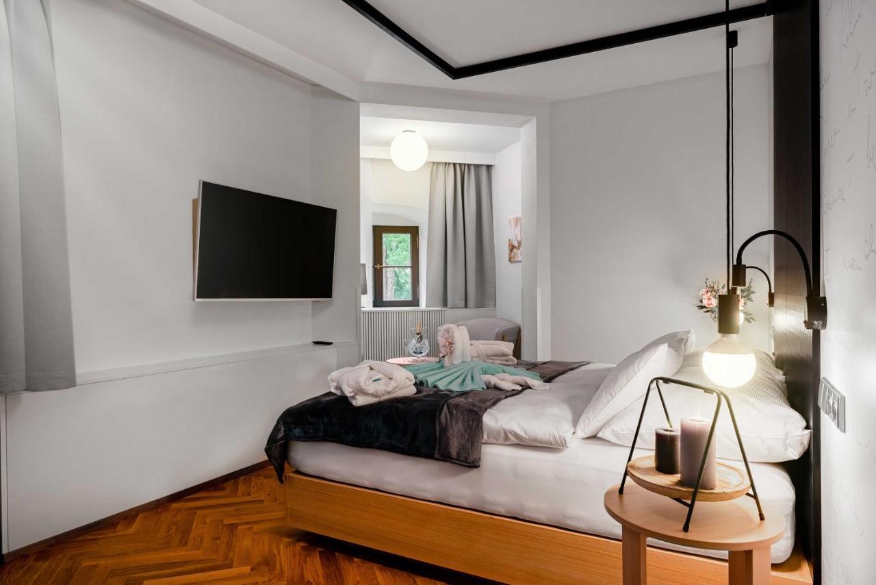 Hotel Zamek Třešť Extérieur photo